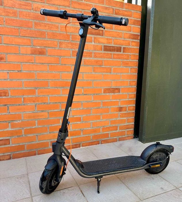 Trotinete Elétrica Ninebot KickScooter F2 Plus E Powered by Segway