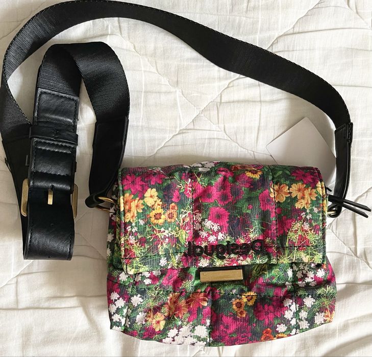 Torebka w kwiaty kolorowa Desigual