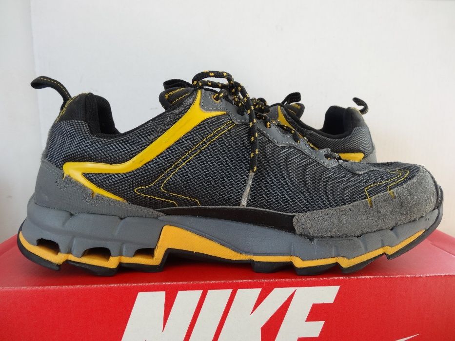 Buty Nike ACG Trishasta roz 44 Bieganie w terenie Trail Adidasy