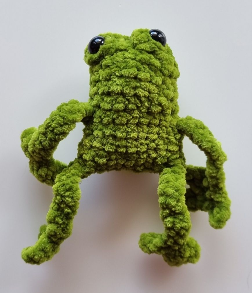 Pluszak żaba handmade na szydełku