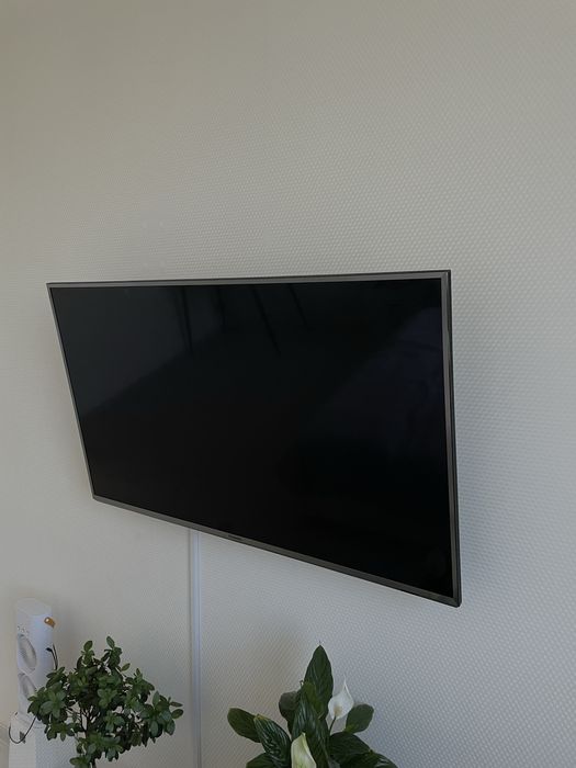 Продам телевізор [4K] Panasonic TX-49EX610E (Самовивіз Київ)