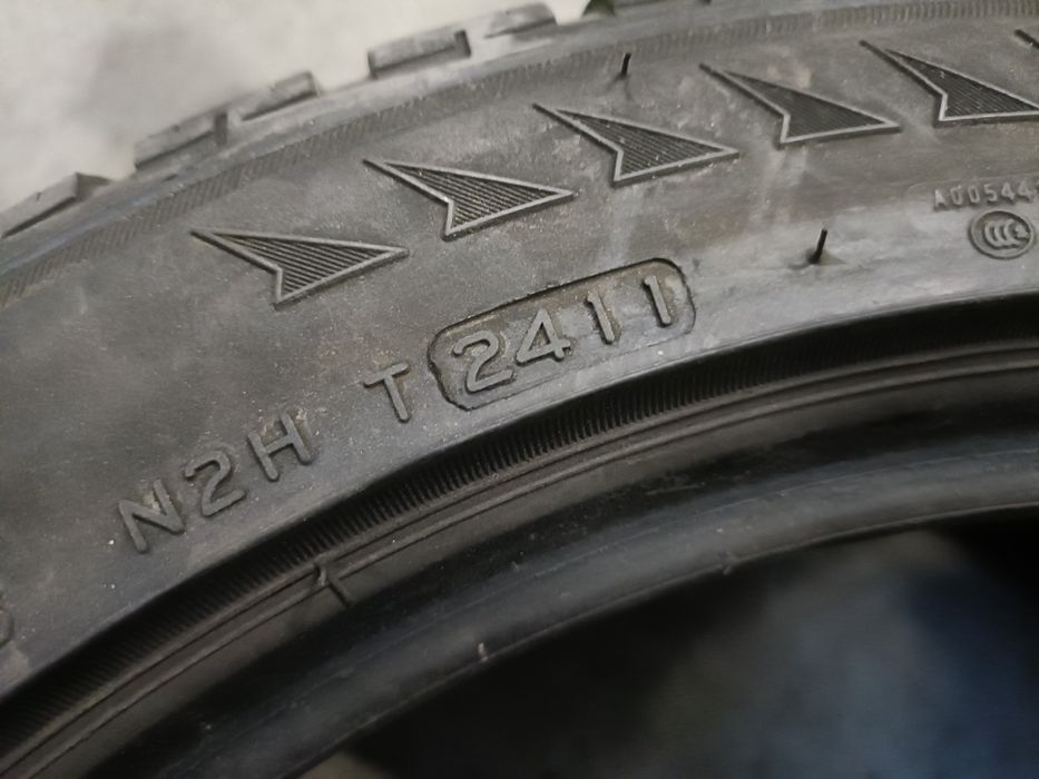 Opona zimowa Bridgestone Blizzak LM-25 RUN FLAT 225/55R17 94V