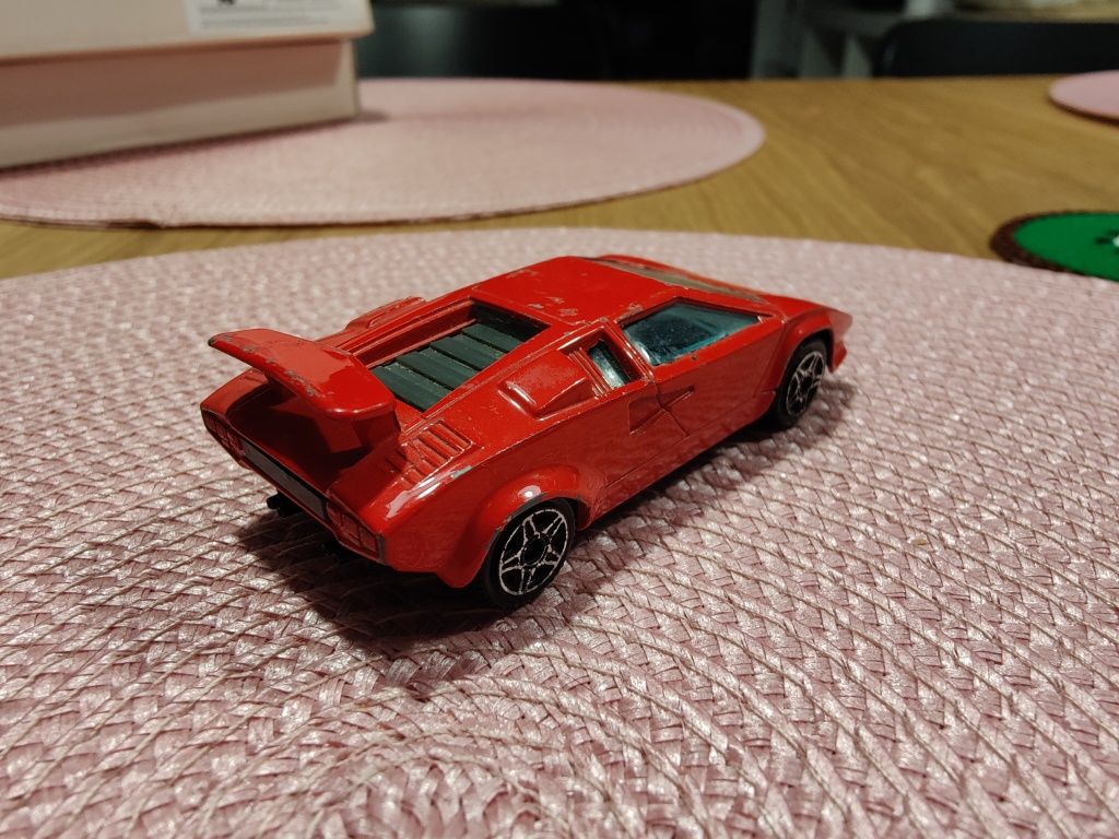 Model Bburago Lamborghini Countach 1/43