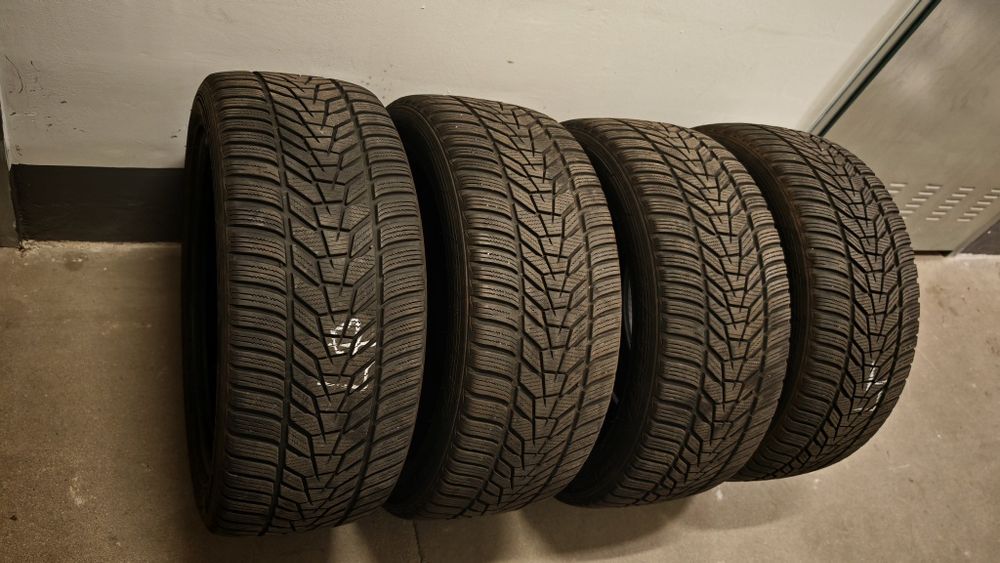 Hankook Winter iCept Evo3 245/45/18 100V - 4 opony