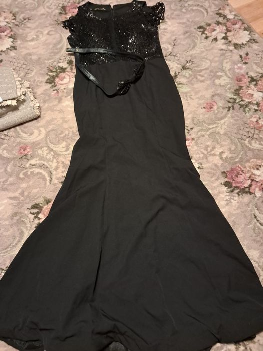 Długa czarna sukienka z cekinami,  sylwester,  andrzejki