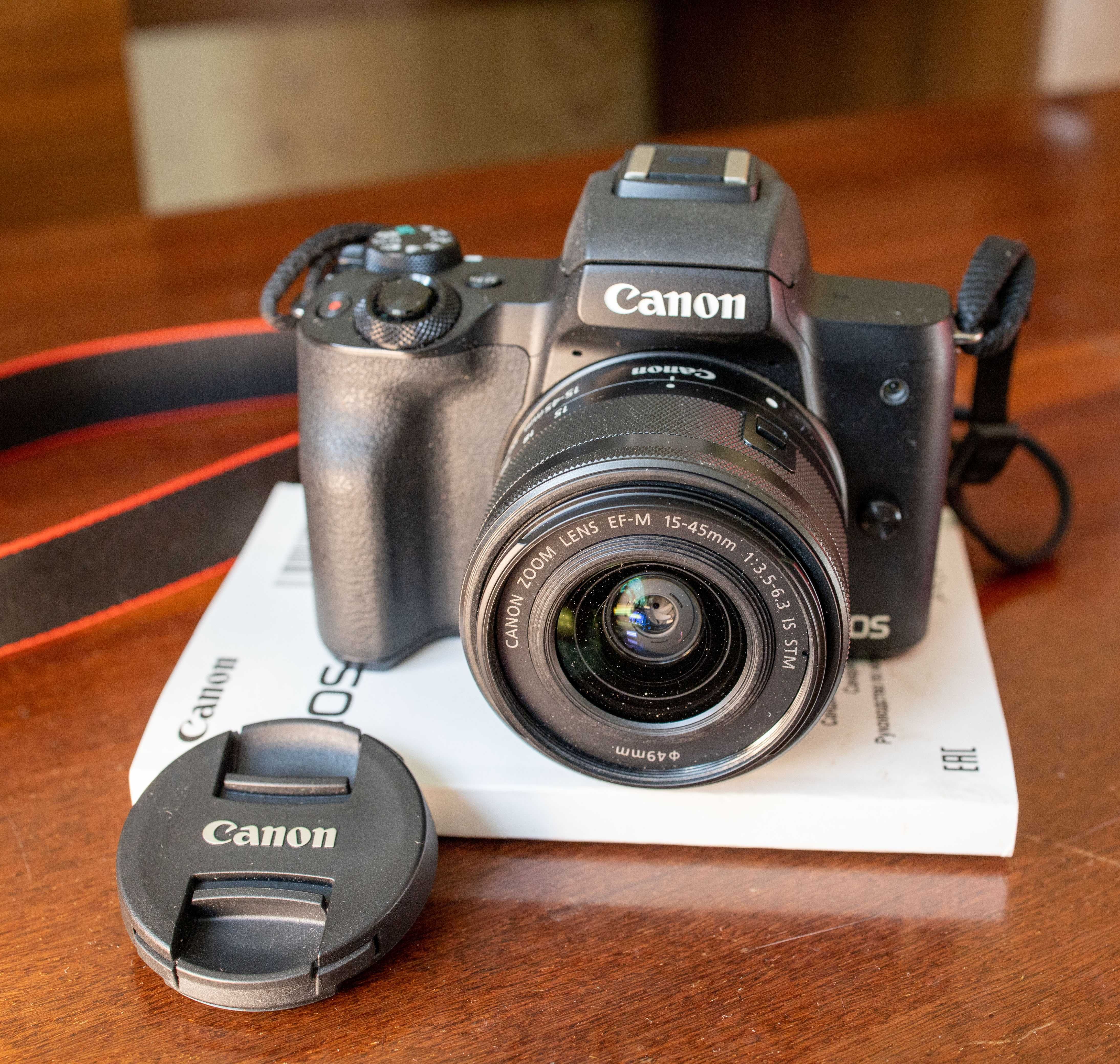 Продам фотокамеру Canon EOS M50