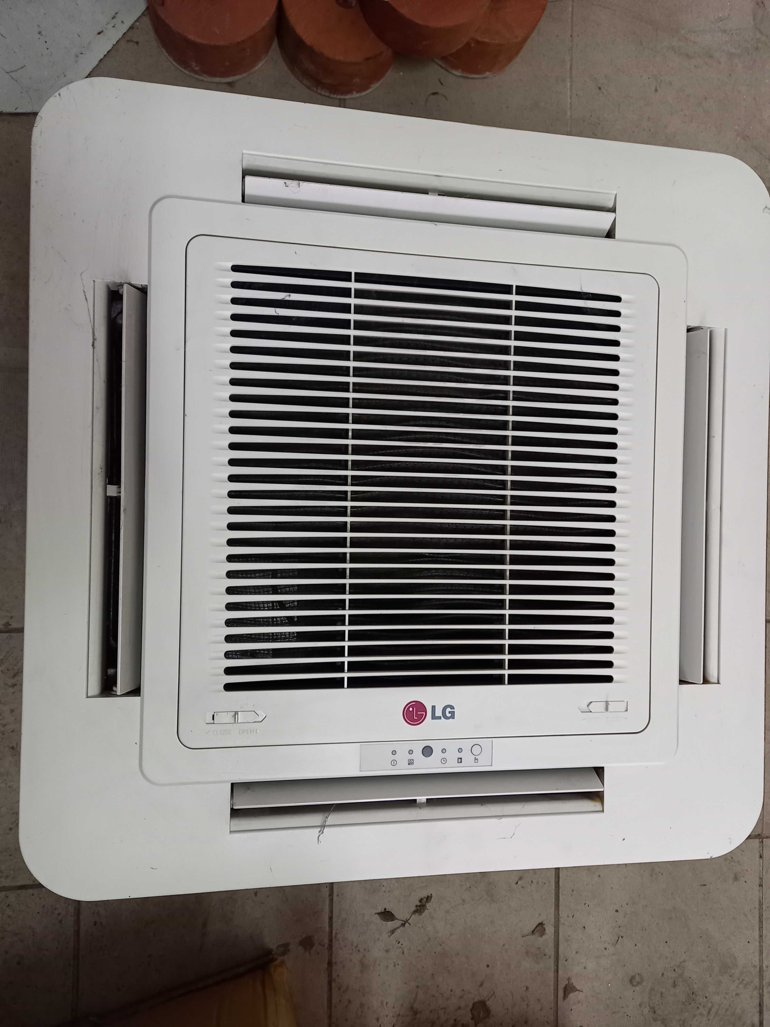 Klimatyzator sufitowy LG    LT-E2460CL