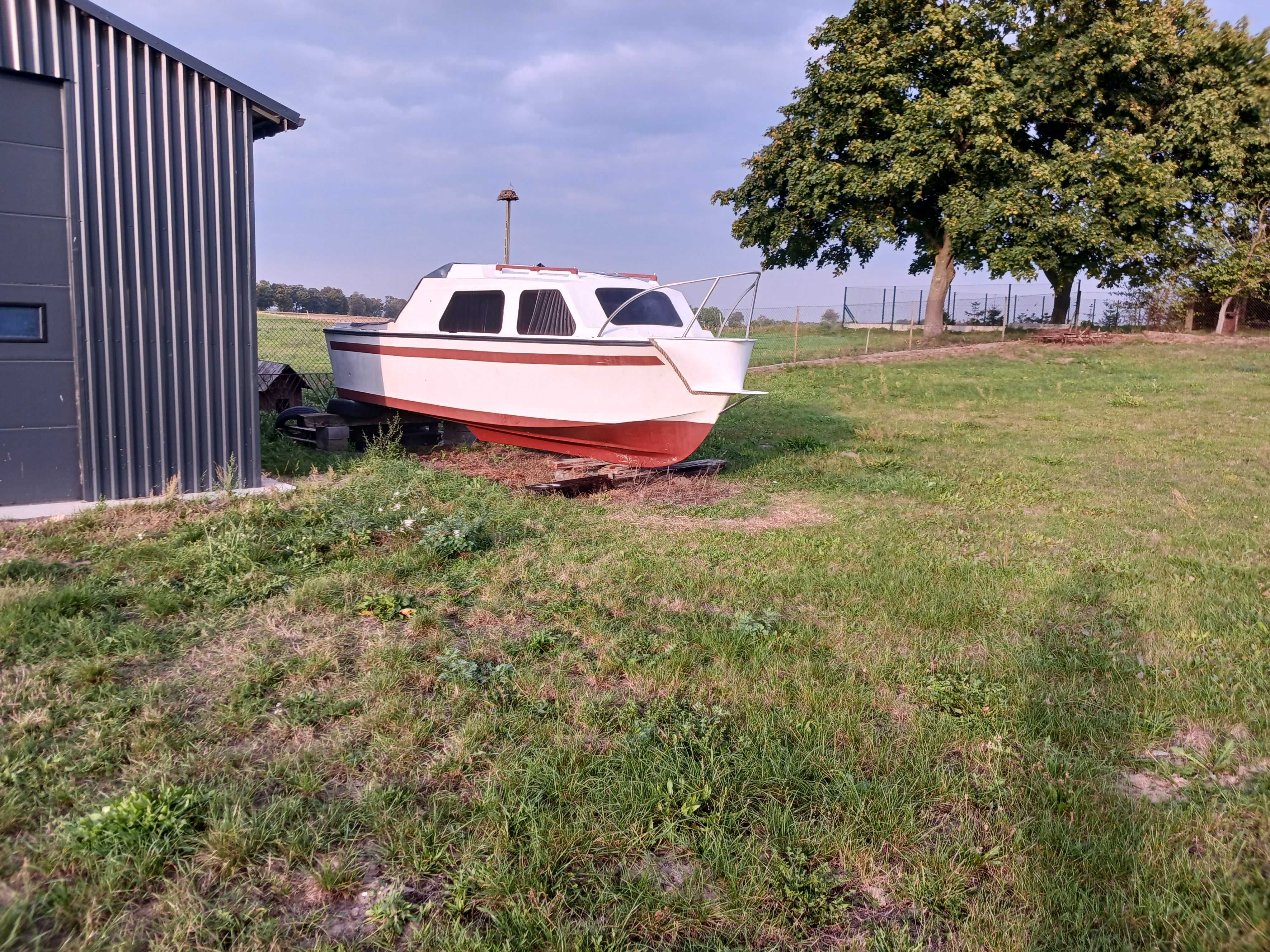 Sprzedam łódź motorową kabinowa