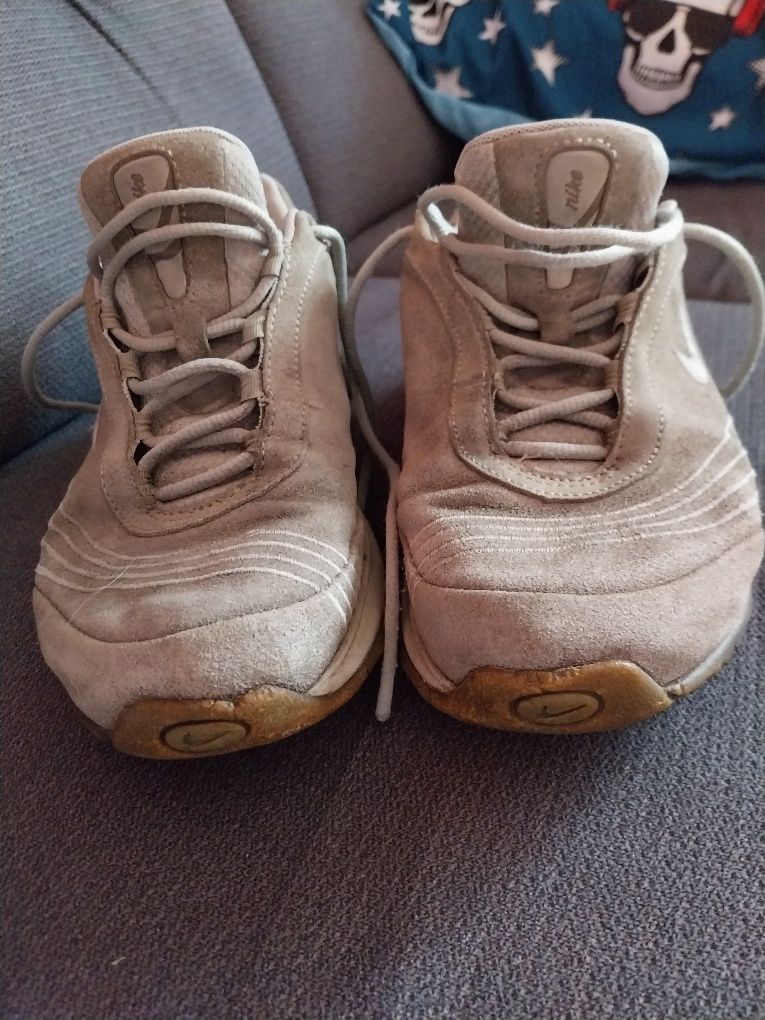 Zamszowe męskie buty nike