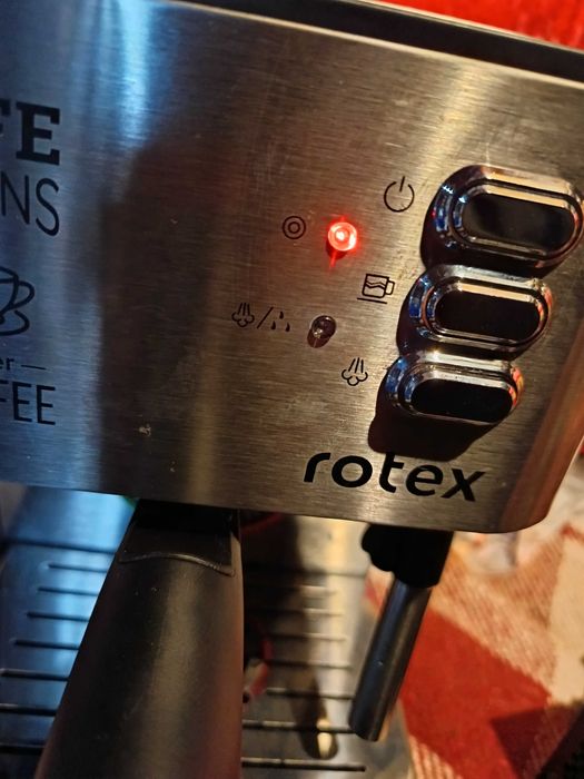 Кавоварка ріжкова Rotex RCM750-S 850 Вт