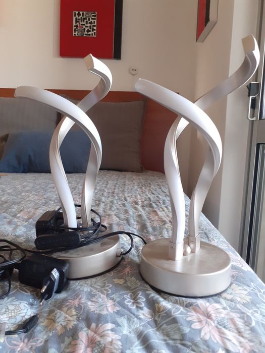 Candeeiros de mesa LED branco