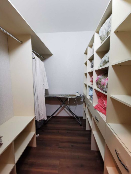 2-3 кімнатні люкс  в центрі.