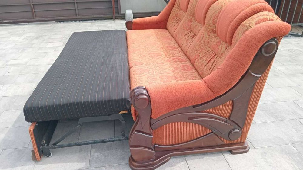 Диван  мягкий, розкладний  зі вставками натурального дерева