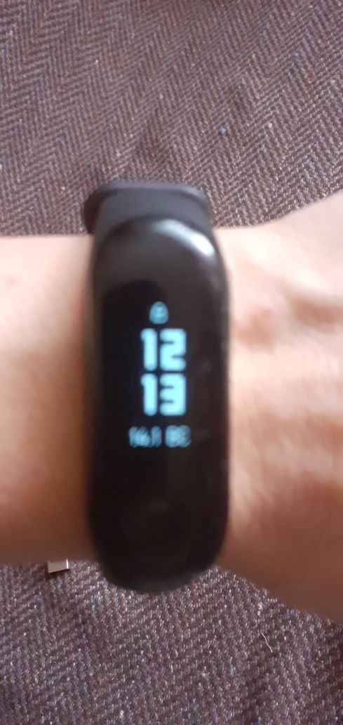 Фитнес браслет MiBand3