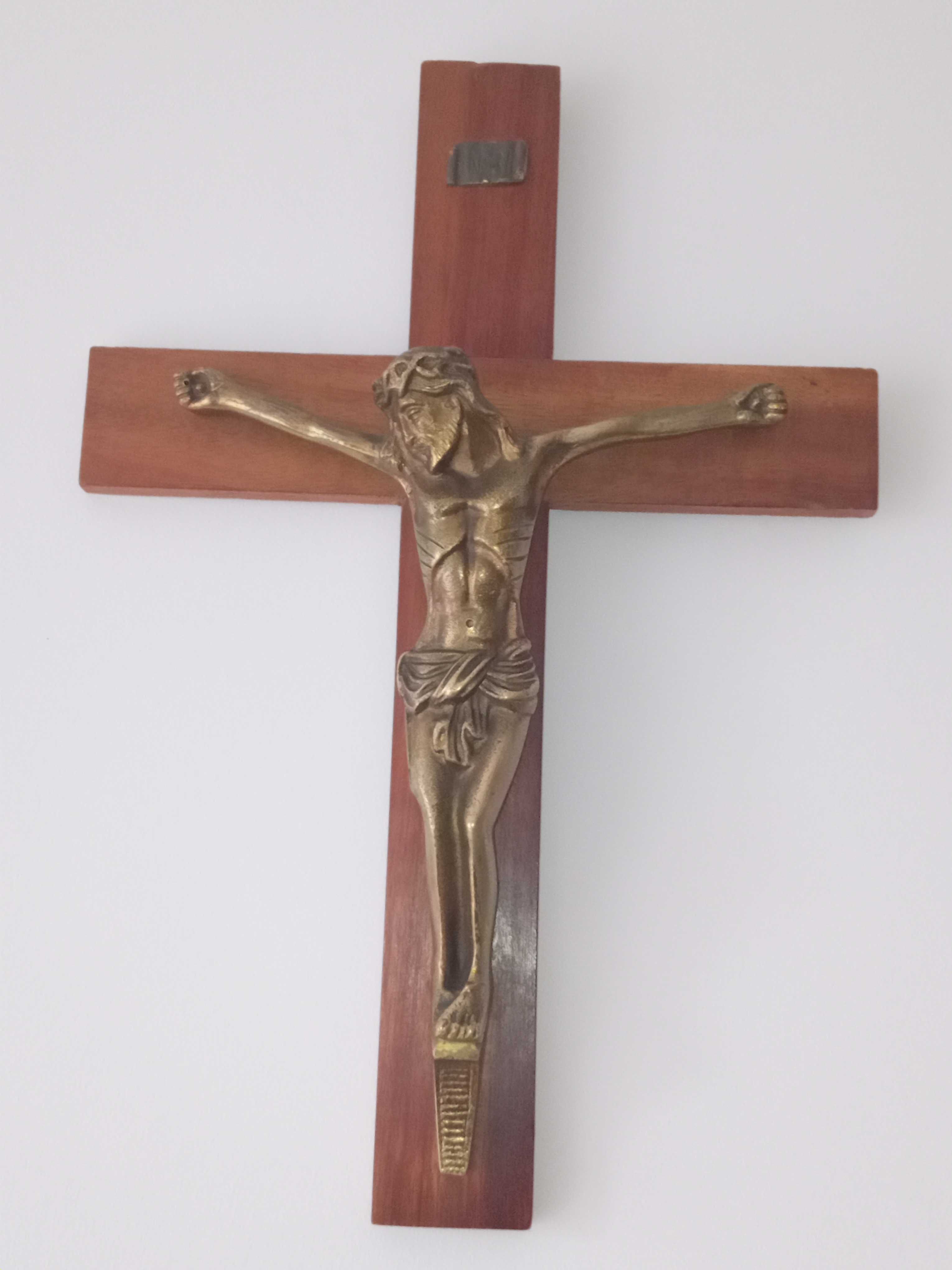 Crucifixo de Madeira com o Cristo em Bronze