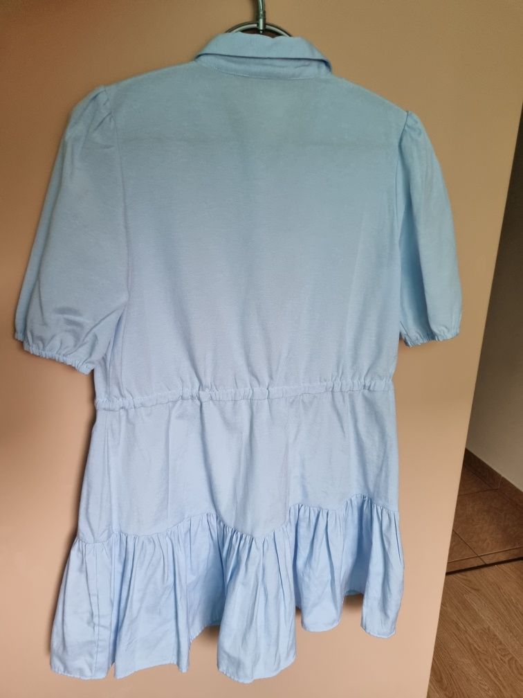 Sukienka z kołnierzykiem Cropp XS.
