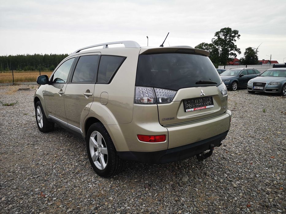 Mitsubishi Outlander 2.4 Benzyna 170KM Klimatronik Nawigacja