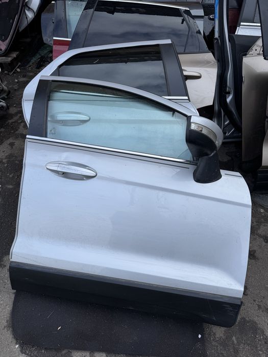 Двері дверка передня права Ford Ecosport 1.0 2.0 usa