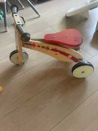Drewniany rowerek biegowy playtive