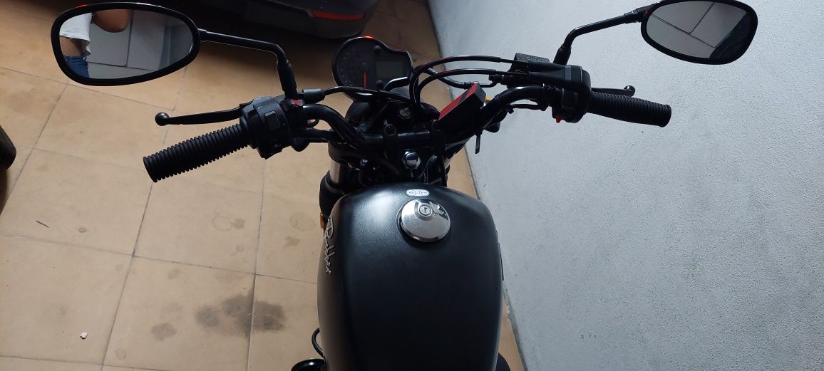 Hyosung Bobber 125