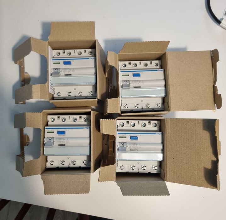 RCCB Hager 3x CDS440D + 1x CDS425D - Wyłączniki różnicowoprądowe
