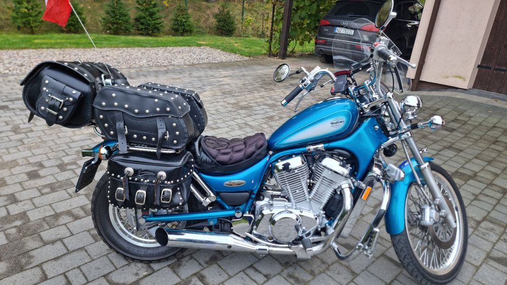 Suzuki intruder vs800