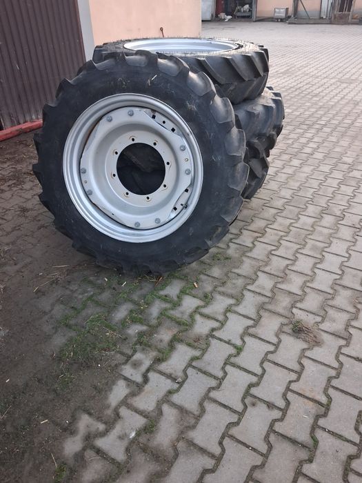 Koła opony felgi new holland t5 case r28 r38