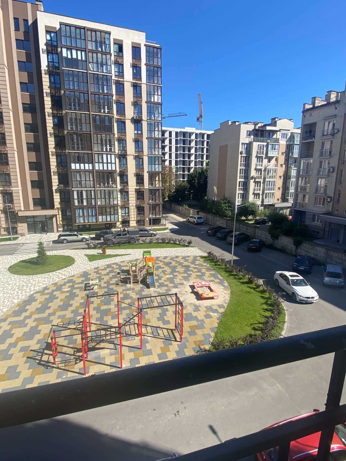 Продам 1 кімнатну ЖК Кришталеві джерела!
