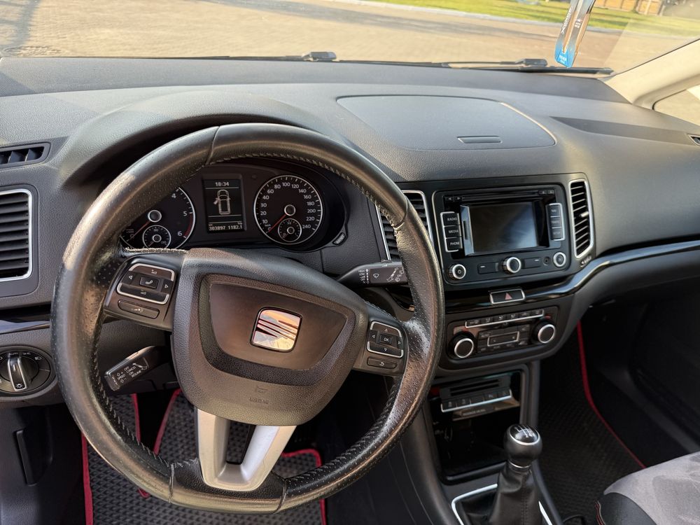 Seat Alhambra 2011 • 2.0 TDI • 7 місць