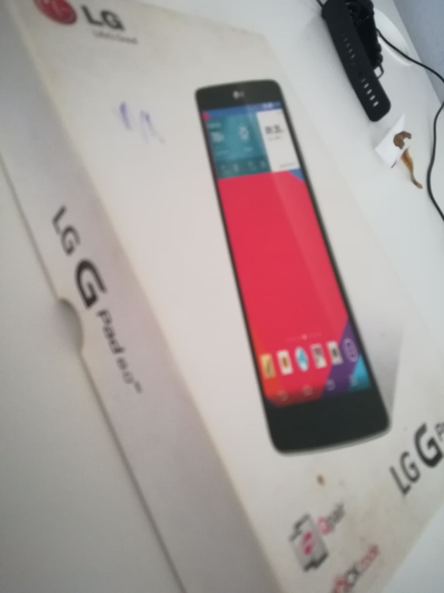 Tablet LG G Pad uszkodzony