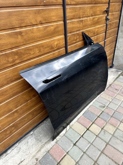 Двері передні праві Тесла моделі У Tesla Model Y 2020–2026