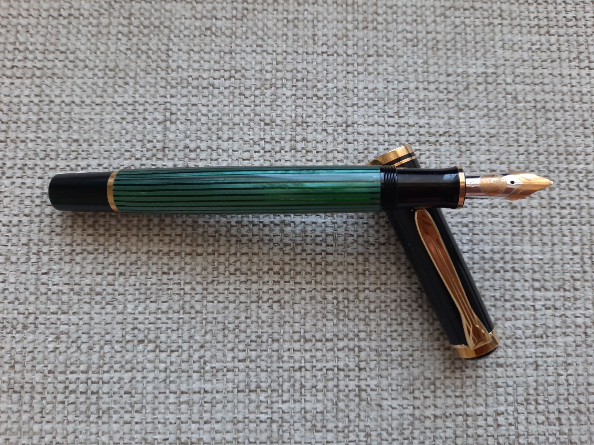 Перьевая ручка Pelikan золотое перо