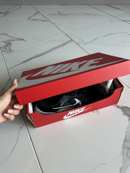 Кросівки NIKE жіночі