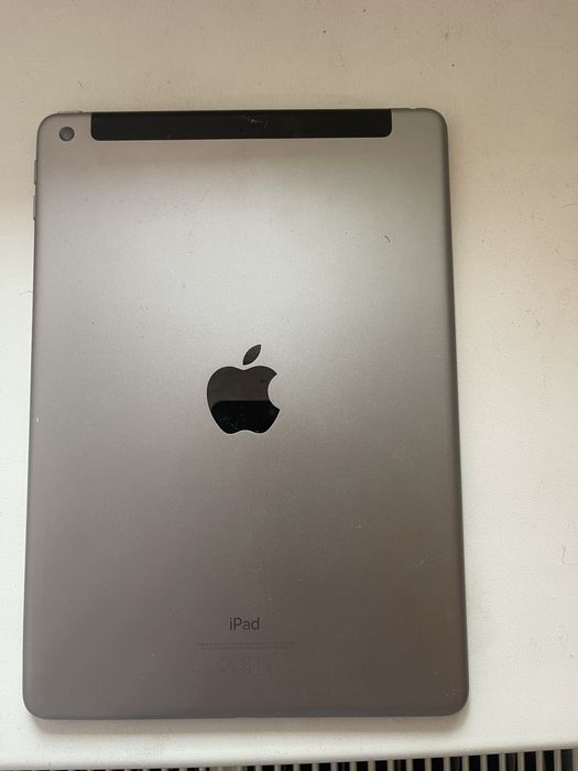 iPad 9.7 Wi-Fi + 4G 32GB Space Grey