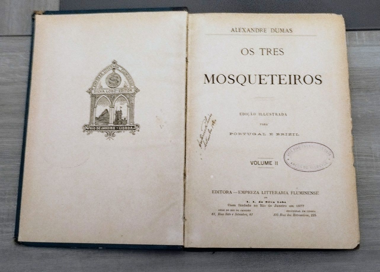 Os Três Mosqueteiros por Alexandre Dumas