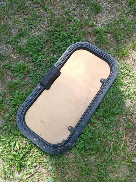 Люк на дах авто скляний бу.