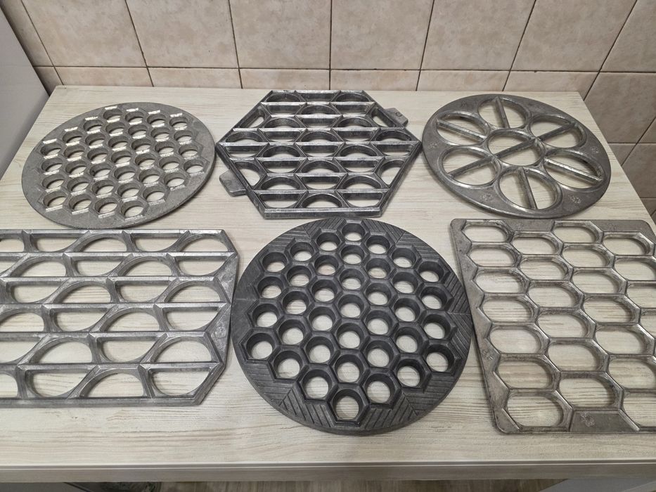 Советская форма для пельменей вареников пельменница вареничница