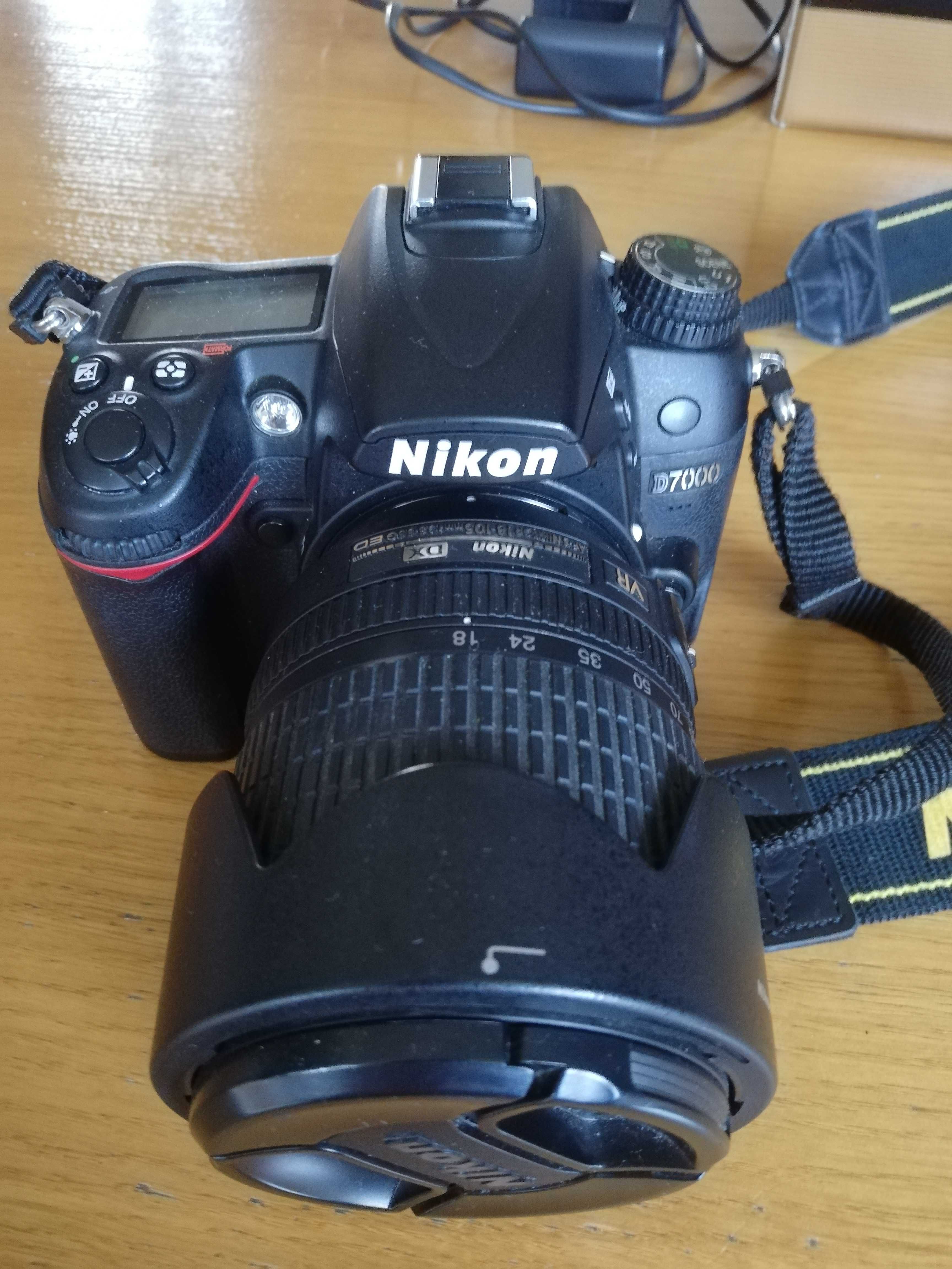 NIKON D7000 Obiektyw 18-105mmF / 3,5-5,6G ED VR