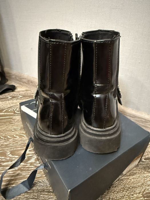 Осінні ботінки Zara