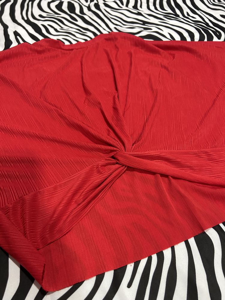 Conjunto vermelho (calça + blusa)