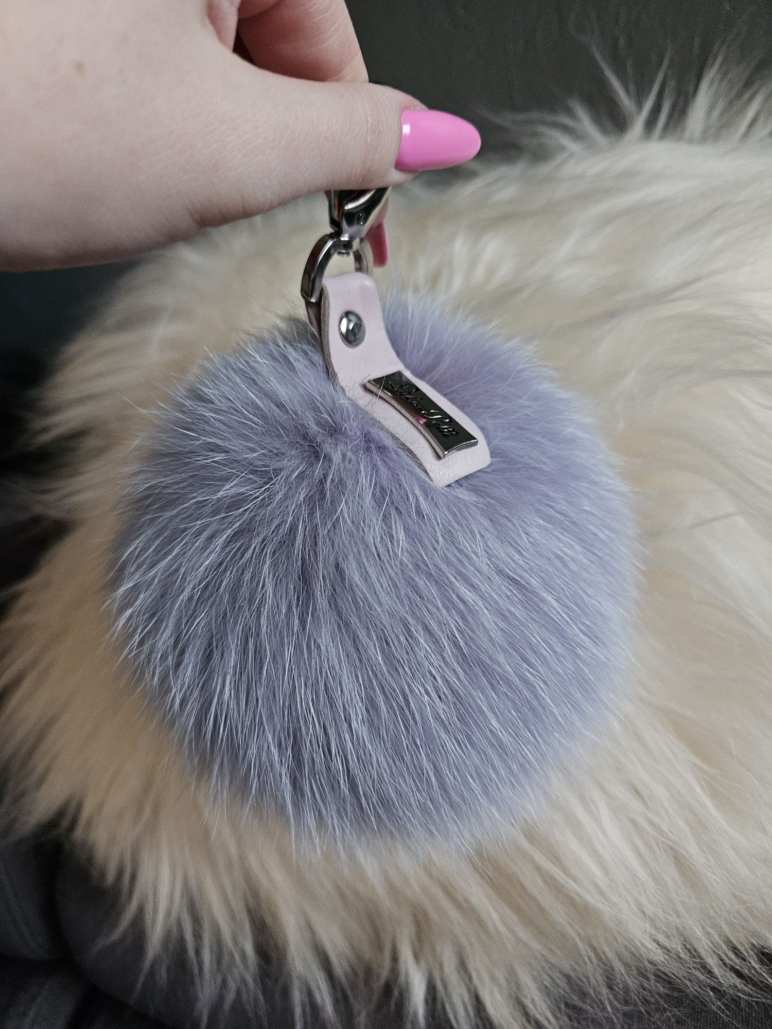 Pompon z naturalnego futra lisa fiolet wrzos