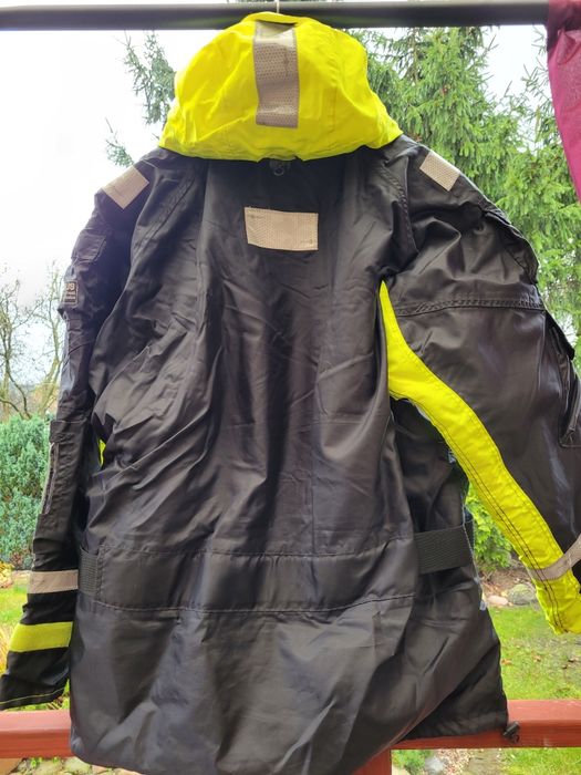 Sztormiak wodoodporny, wypornościowy