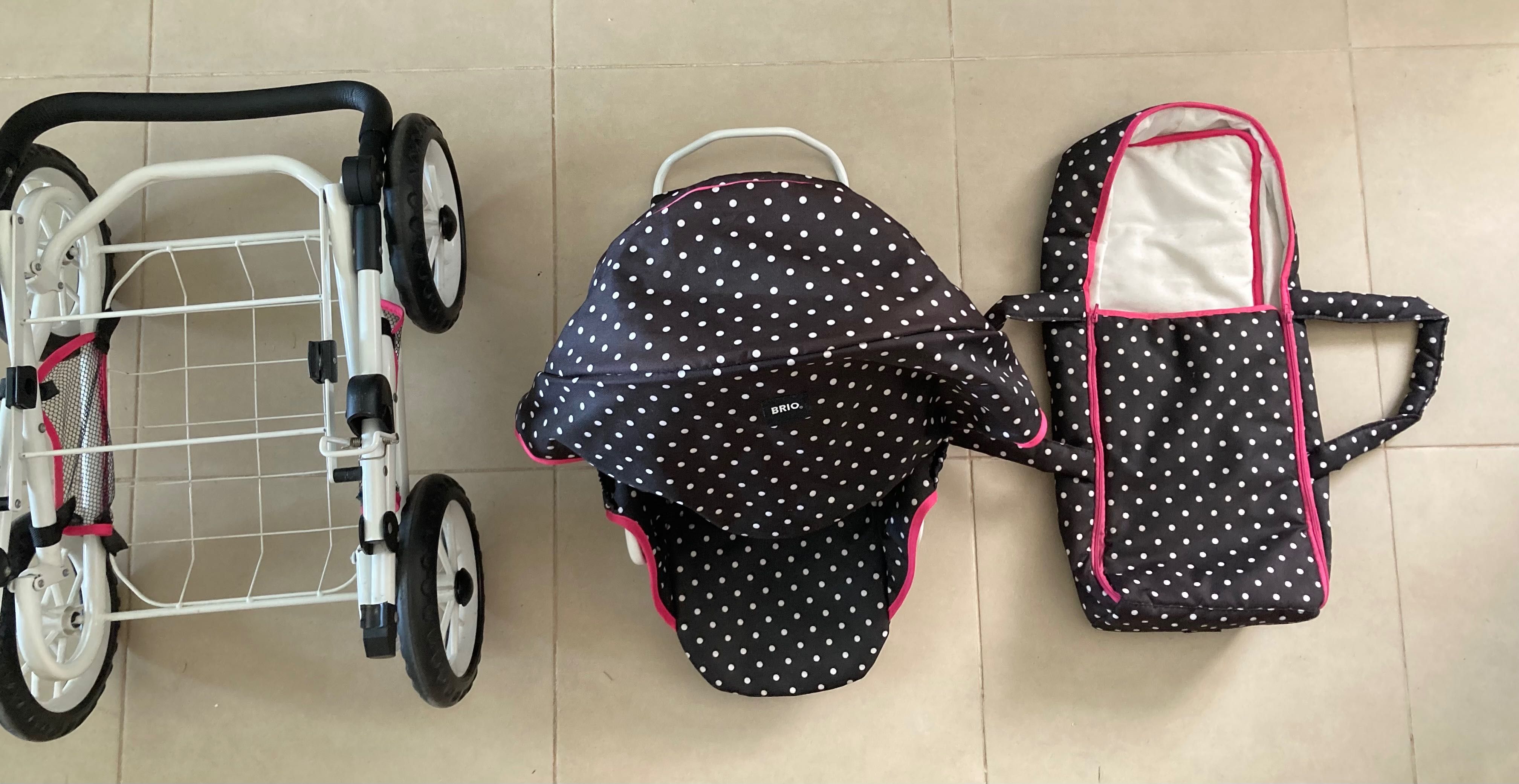 Carrinho de Boneca 3 em 1 Combi Brio – Dobrável e em ótimo estado