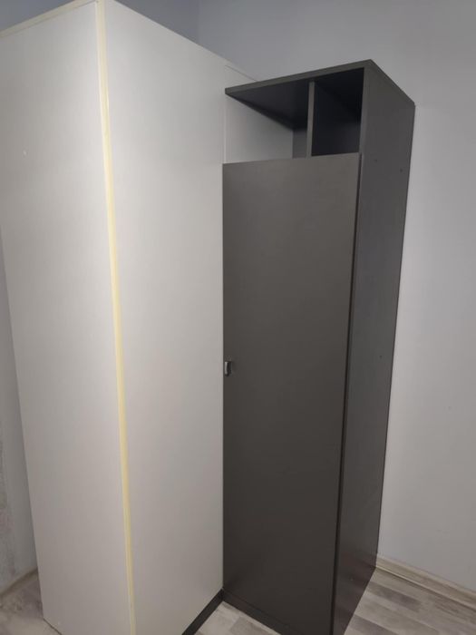 Komplet mebli szafa narożna, biurko, komoda i szafka wisząca