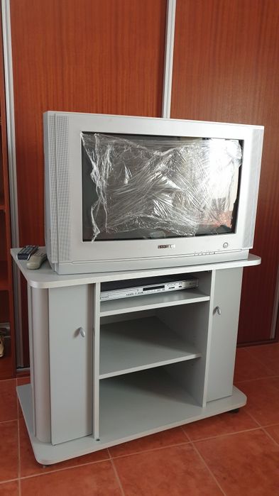 Televisão Samsung com móvel