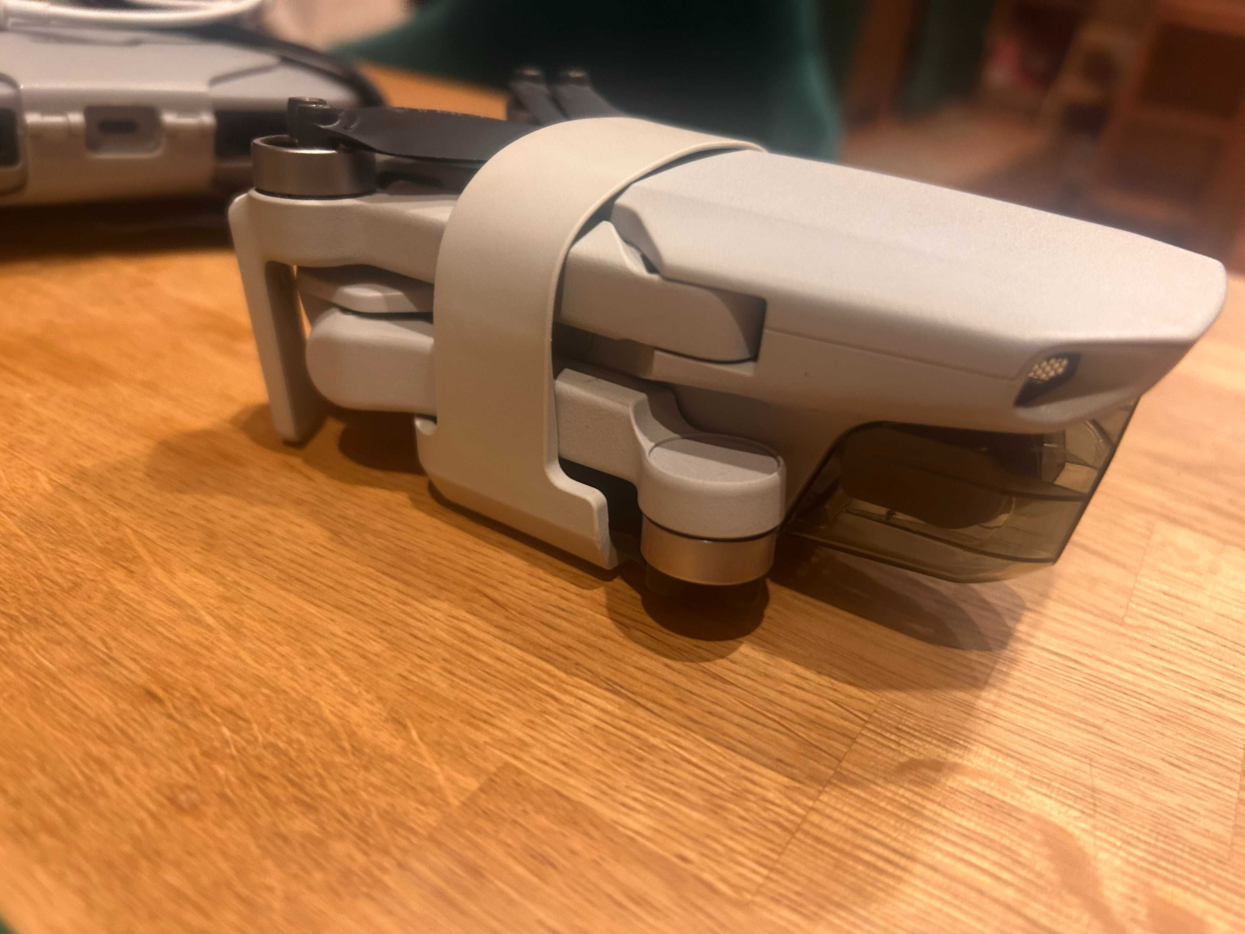 Dron DJI Mini 2 Fly More Combo