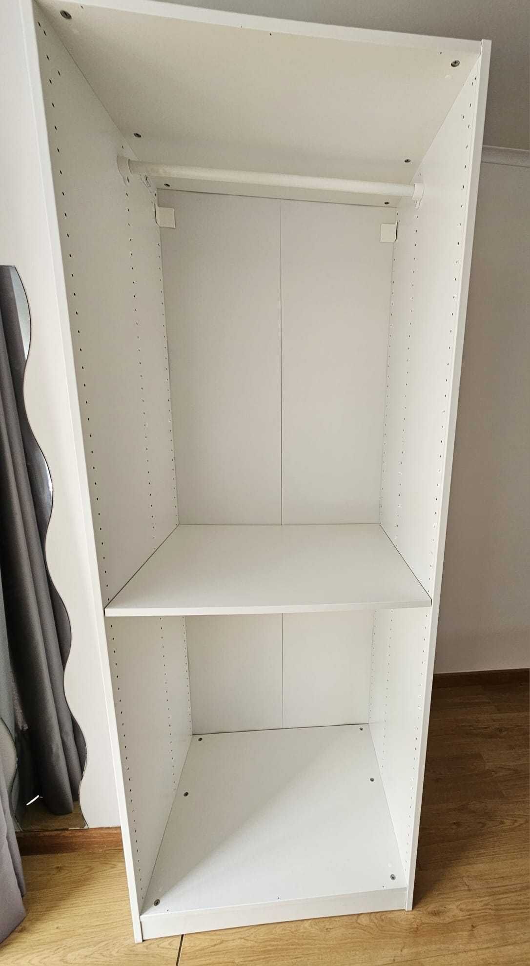 Estrutura de armário PAX (Ikea)