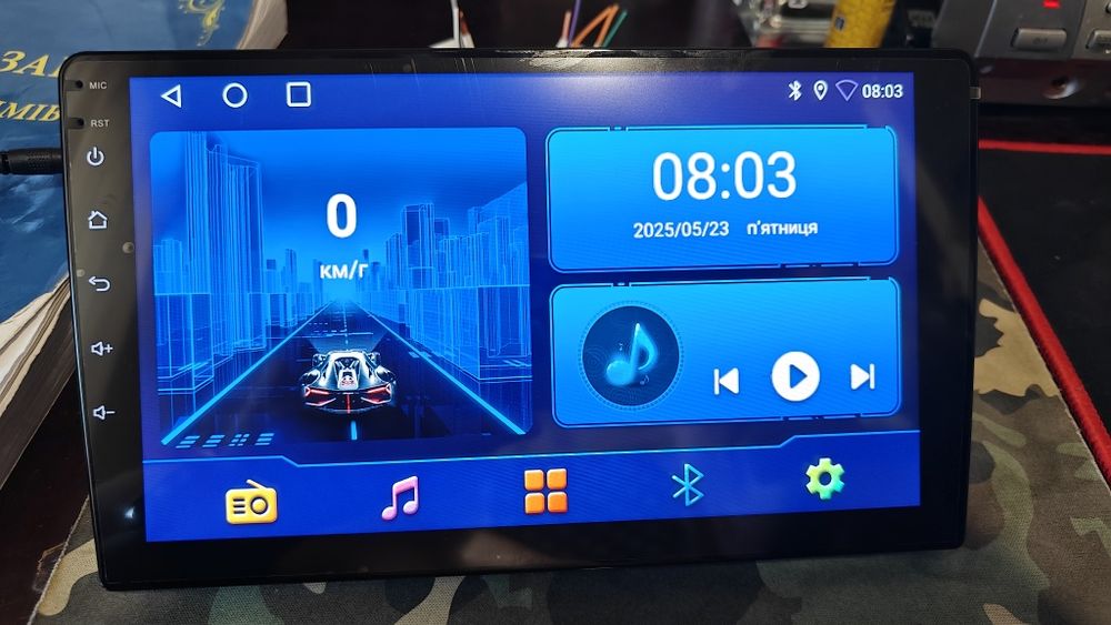 Продам новую автомагнитолу 2DIN,  9" дюймів, 2/64 , Carplay, камера