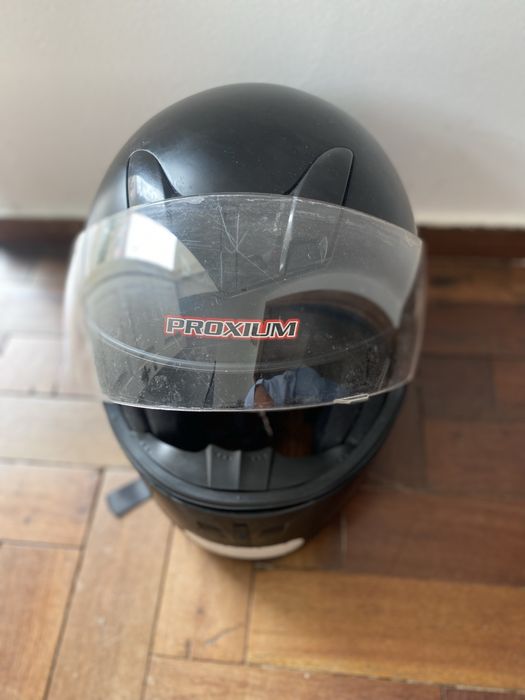 Capacete de mota Proxium em ótimo estado