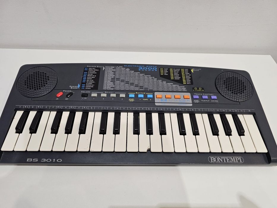 Kiboard pianino organy dla dzieci
Małe pianino kiboard widoczne na zdj